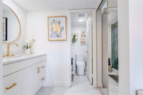 Condo in West Palm Beach, Florida, 2 bedrooms  № 2238950 - photo 18