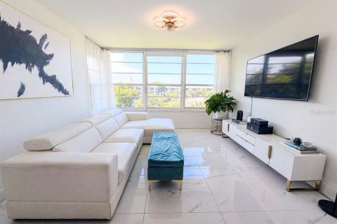Condo in West Palm Beach, Florida, 2 bedrooms  № 2238950 - photo 5
