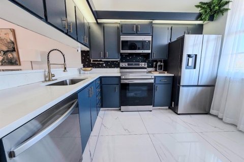 Condo in West Palm Beach, Florida, 2 bedrooms  № 2238950 - photo 13