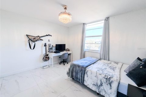 Condo in West Palm Beach, Florida, 2 bedrooms  № 2238950 - photo 27