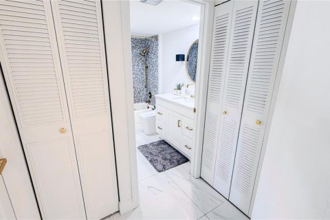 Condo in West Palm Beach, Florida, 2 bedrooms  № 2238950 - photo 29