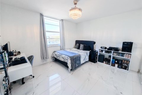 Condo in West Palm Beach, Florida, 2 bedrooms  № 2238950 - photo 26