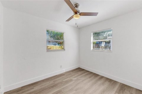 Casa en alquiler en Saint Petersburg, Florida, 4 dormitorios, 144.18 m2 № 1918731 - foto 9