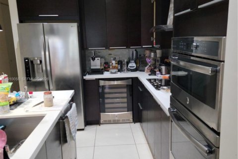 Купить кондоминиум в Дорал, Флорида 3 спальни, 156.91м2, № 2019462 - фото 4