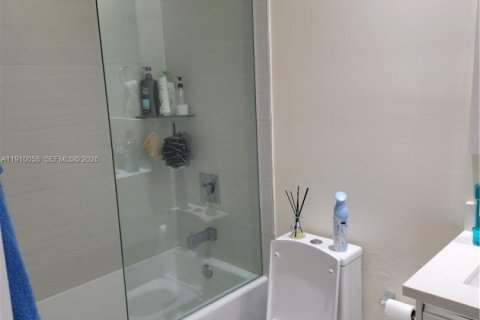 Купить кондоминиум в Дорал, Флорида 3 спальни, 156.91м2, № 2019462 - фото 14