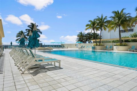 Copropriété à louer à Hollywood, Floride: 1 chambre, 77.57 m2 № 1848869 - photo 30