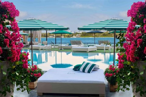 Condominio en venta en Miami Beach, Florida, 1 dormitorio, 83.43 m2 № 2244429 - foto 18