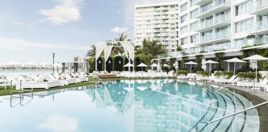 Condominio en Miami Beach, Florida, 1 dormitorio № 2244429
