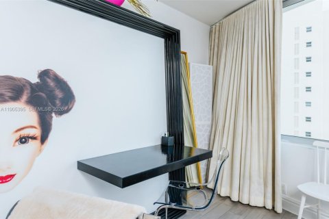 Condominio en venta en Miami Beach, Florida, 1 dormitorio, 83.43 m2 № 2244429 - foto 8