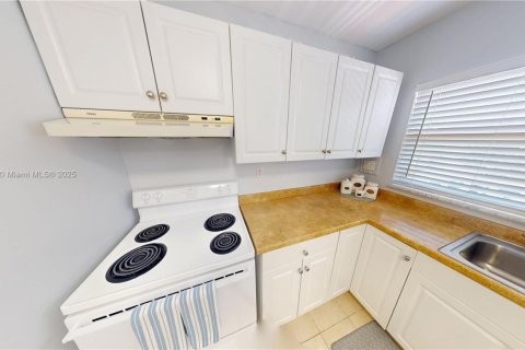 Condominio en venta en Sunrise, Florida, 1 dormitorio, 59.46 m2 № 1863274 - foto 12