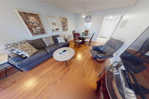 Condominio en venta en Sunrise, Florida, 1 dormitorio, 59.46 m2 № 1863274 - foto 1