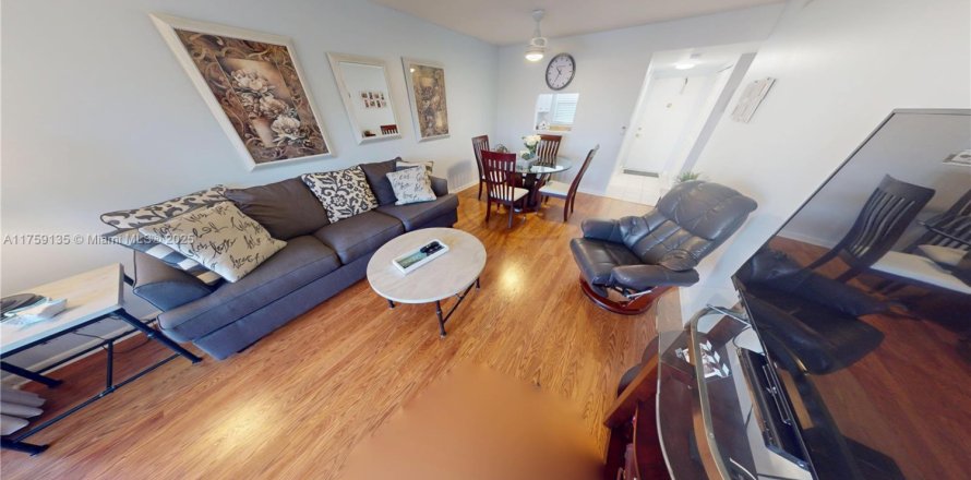 Condominio en Sunrise, Florida, 1 dormitorio № 1863274