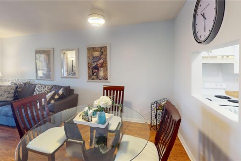 Condominio en venta en Sunrise, Florida, 1 dormitorio, 59.46 m2 № 1863274 - foto 17