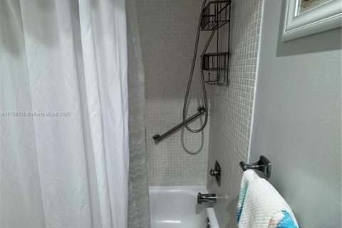 Condominio en venta en Sunrise, Florida, 1 dormitorio, 59.46 m2 № 1863274 - foto 27