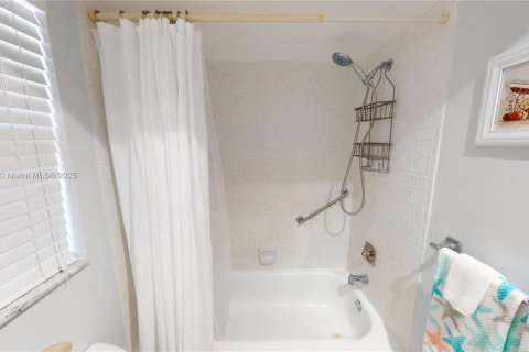 Condominio en venta en Sunrise, Florida, 1 dormitorio, 59.46 m2 № 1863274 - foto 24