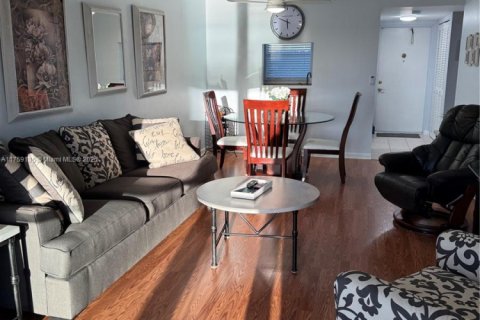 Condominio en venta en Sunrise, Florida, 1 dormitorio, 59.46 m2 № 1863274 - foto 18