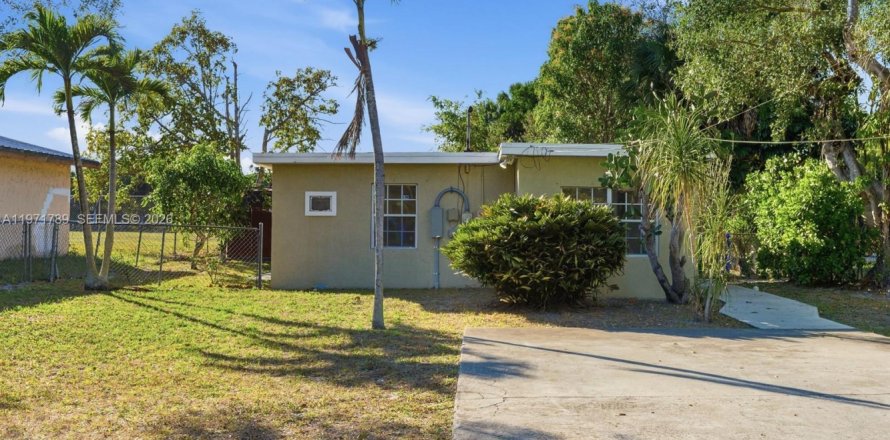 House in Fort Lauderdale, Florida 2 bedrooms, 57.79 sq.m. № 2032430