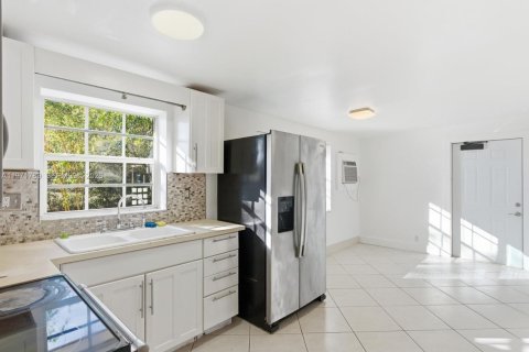 House in Fort Lauderdale, Florida 2 bedrooms, 57.79 sq.m. № 2032430 - photo 11