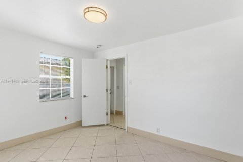 House in Fort Lauderdale, Florida 2 bedrooms, 57.79 sq.m. № 2032430 - photo 19