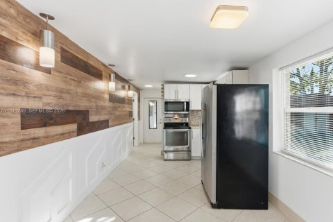 House in Fort Lauderdale, Florida 2 bedrooms, 57.79 sq.m. № 2032430 - photo 9