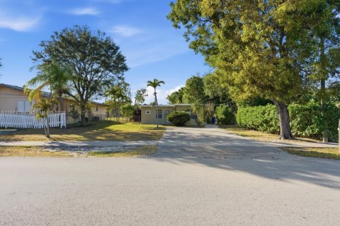 House in Fort Lauderdale, Florida 2 bedrooms, 57.79 sq.m. № 2032430 - photo 3