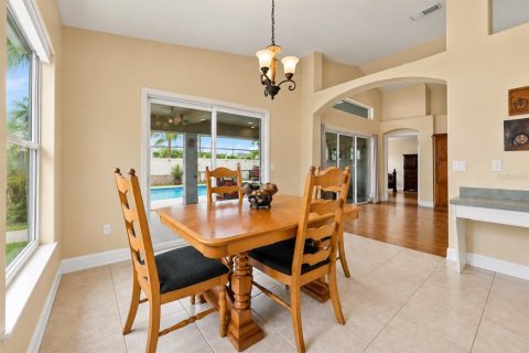 House in Clermont, Florida 3 bedrooms, 171.22 sq.m. № 2409980 - photo 14