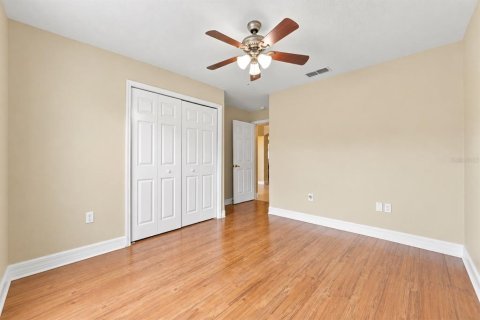 House in Clermont, Florida 3 bedrooms, 171.22 sq.m. № 2409980 - photo 23