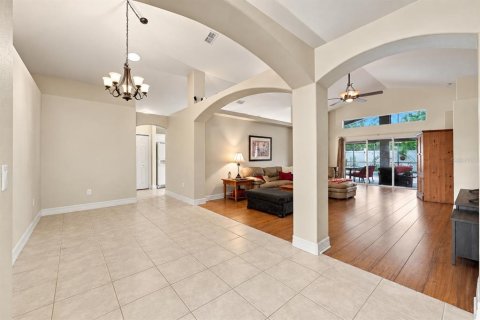 House in Clermont, Florida 3 bedrooms, 171.22 sq.m. № 2409980 - photo 5