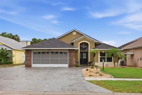 House in Clermont, Florida 3 bedrooms, 171.22 sq.m. № 2409980 - photo 4