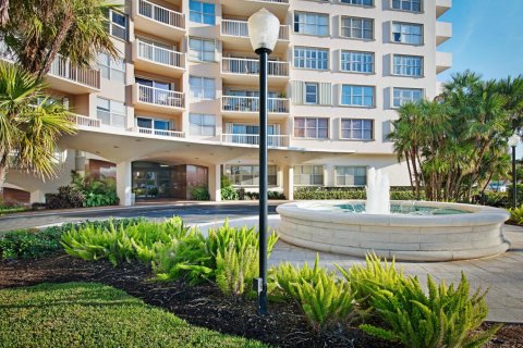 Condominio en alquiler en West Palm Beach, Florida, 1 dormitorio, 83.24 m2 № 1098843 - foto 1