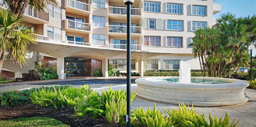 Condominio en West Palm Beach, Florida, 1 dormitorio № 1098843