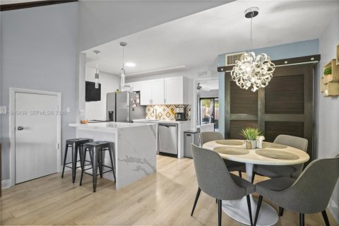 Снять в аренду таунхаус в Дейви, Флорида 2 спальни, 110.37м2, № 2004776 - фото 3