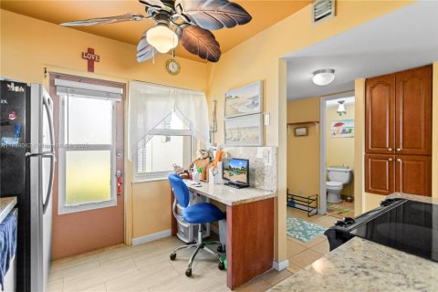 Condominio en venta en Hallandale Beach, Florida, 1 dormitorio, 78.97 m2 № 1825511 - foto 22