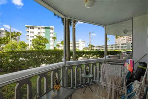 Condominio en venta en Hallandale Beach, Florida, 1 dormitorio, 78.97 m2 № 1825511 - foto 29