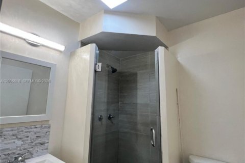 Copropriété à vendre à Lauderdale Lakes, Floride: 2 chambres, 87.7 m2 № 2090509 - photo 12