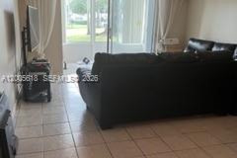 Copropriété à vendre à Lauderdale Lakes, Floride: 2 chambres, 87.7 m2 № 2090509 - photo 7