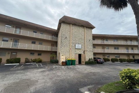 Condo à Lauderdale Lakes, Floride, 2 chambres № 2090509