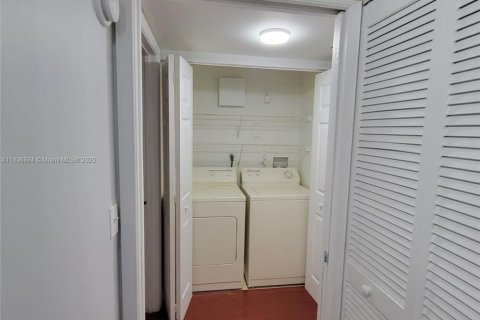 Copropriété à vendre à Pembroke Pines, Floride: 3 chambres, 98.29 m2 № 1947854 - photo 9