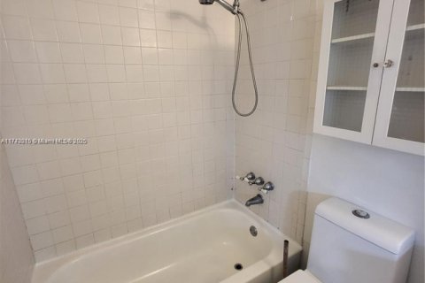 Купить кондоминиум в Майами-Бич, Флорида 2 спальни, 64.1м2, № 2042964 - фото 13