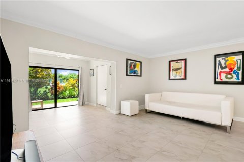 Adosado en venta en Hollywood, Florida, 2 dormitorios, 152.17 m2 № 1958152 - foto 18