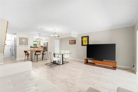 Adosado en venta en Hollywood, Florida, 2 dormitorios, 152.17 m2 № 1958152 - foto 15