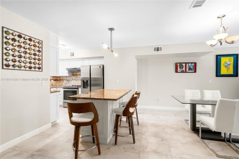 Adosado en venta en Hollywood, Florida, 2 dormitorios, 152.17 m2 № 1958152 - foto 10