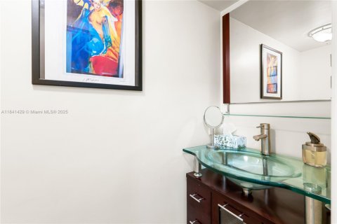 Adosado en venta en Hollywood, Florida, 2 dormitorios, 152.17 m2 № 1958152 - foto 22