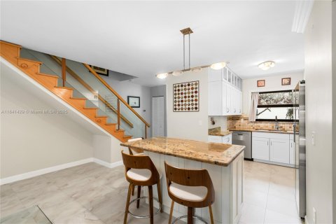 Adosado en venta en Hollywood, Florida, 2 dormitorios, 152.17 m2 № 1958152 - foto 1