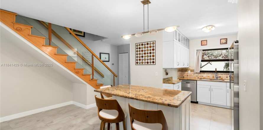 Adosado en Hollywood, Florida 2 dormitorios, 152.17 m2 № 1958152