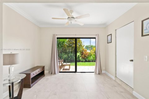 Adosado en venta en Hollywood, Florida, 2 dormitorios, 152.17 m2 № 1958152 - foto 19
