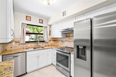 Adosado en venta en Hollywood, Florida, 2 dormitorios, 152.17 m2 № 1958152 - foto 6