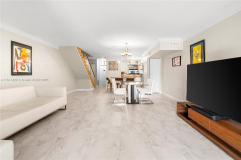 Adosado en venta en Hollywood, Florida, 2 dormitorios, 152.17 m2 № 1958152 - foto 17