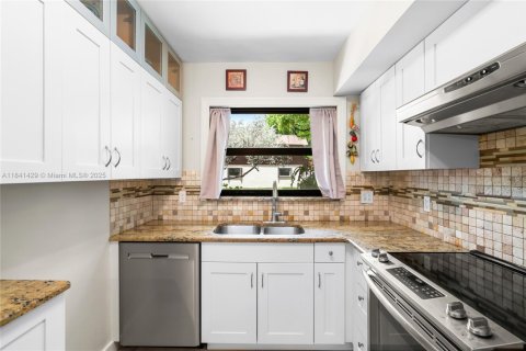 Adosado en venta en Hollywood, Florida, 2 dormitorios, 152.17 m2 № 1958152 - foto 7