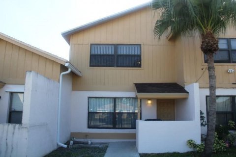 Townhouse in Wellington, Florida 3 bedrooms, 133.5 sq.m. № 2242254